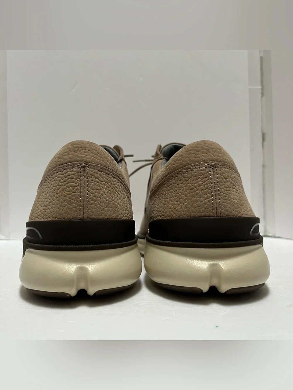 Johnston & Murphy Men’s Chukka Boots in Tan/Navy Insole